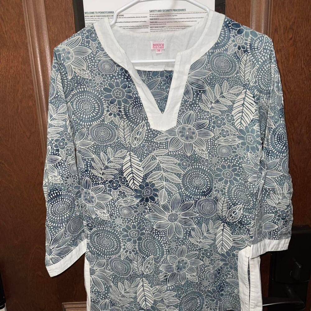 Douce Paris London Gray/Blue and White Tunic Shirt